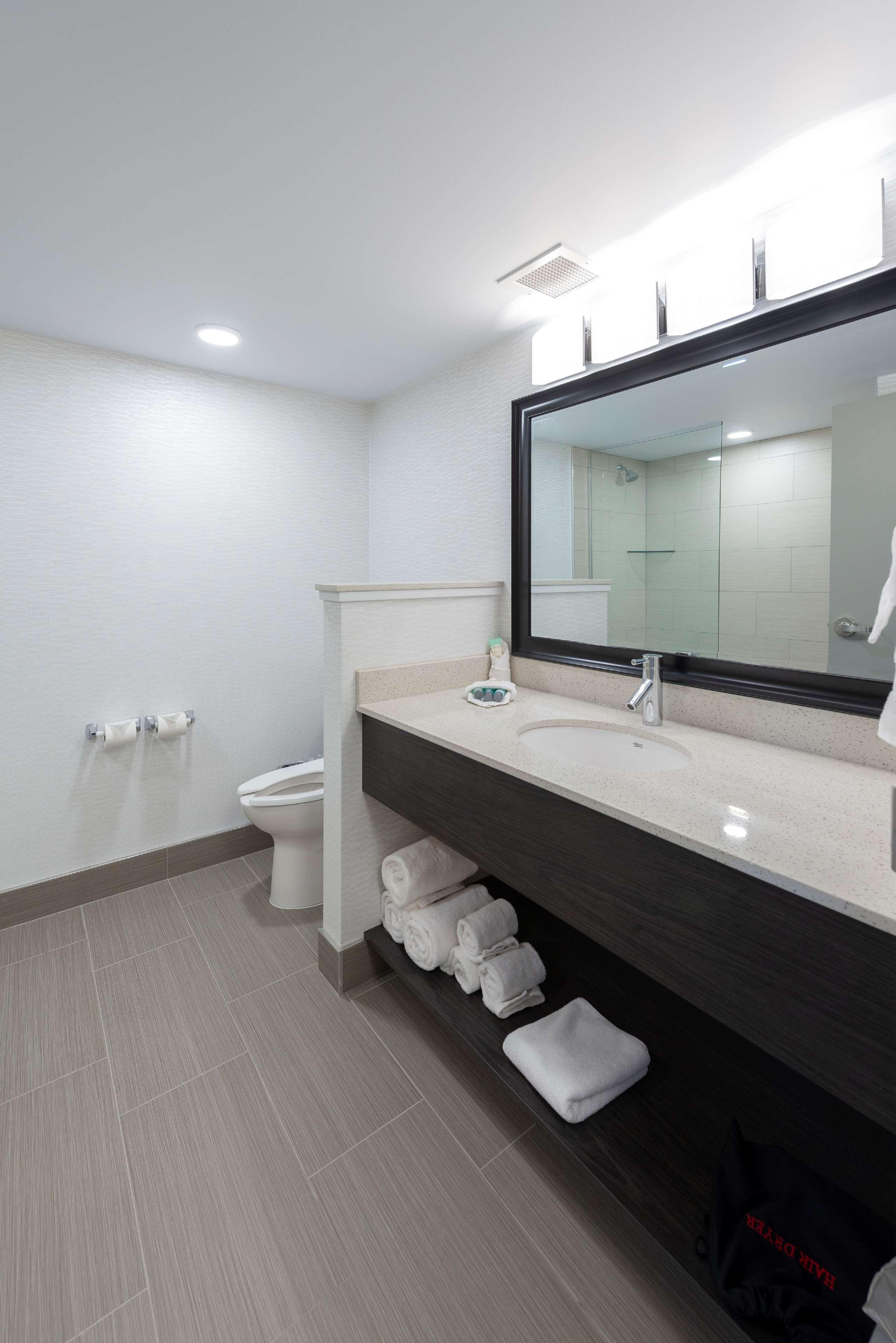 Prestige Treasure Cove Resort, Worldhotels Elite Prince George Buitenkant foto
